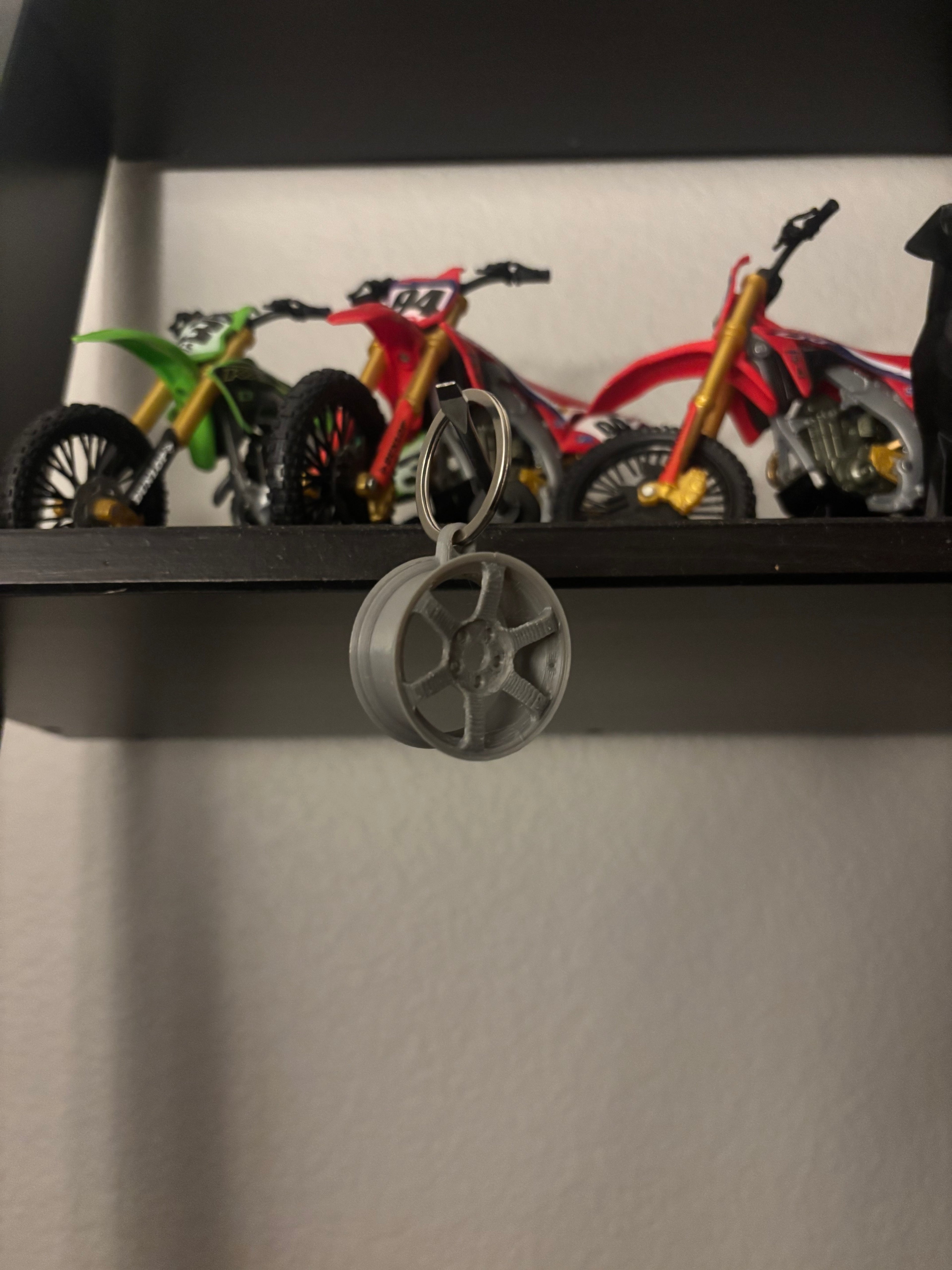 6 Spoke Rim Keychain